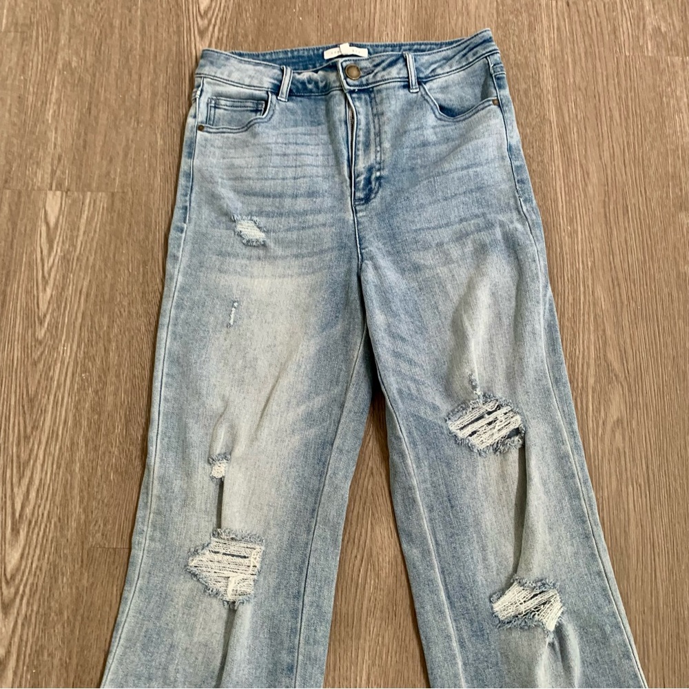NWOT Copper Key Distressed Jeans